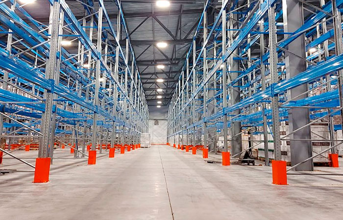 Упрочнение наливного минерального пола материалами Refloor на складе «Русский Разгуляйка»